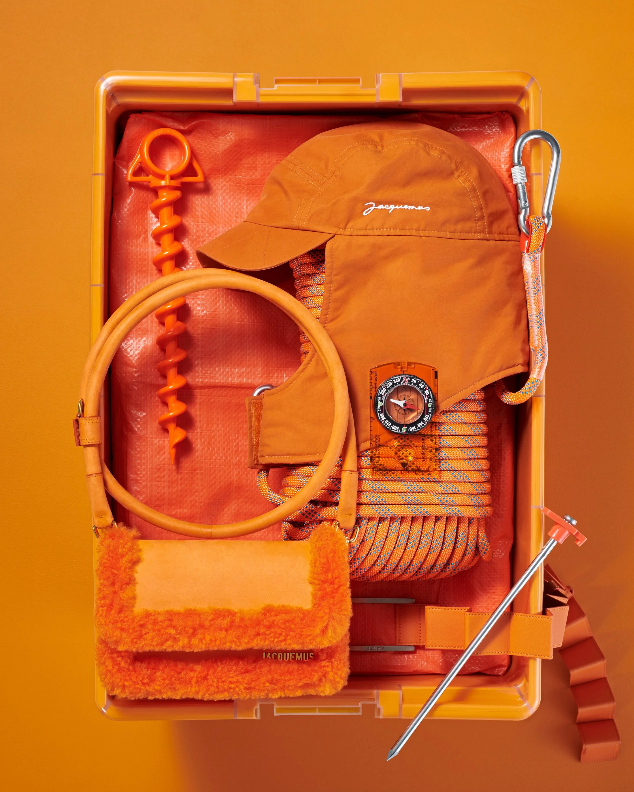 Jacquemus_Orange_1.jpg