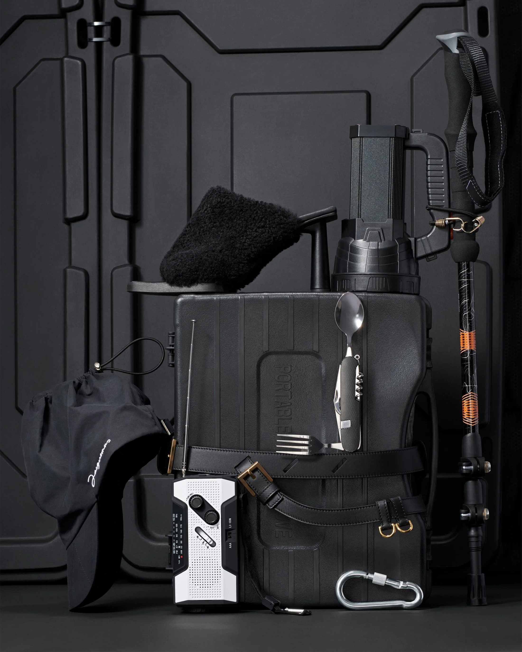 Jacquemus_Black_2.jpg