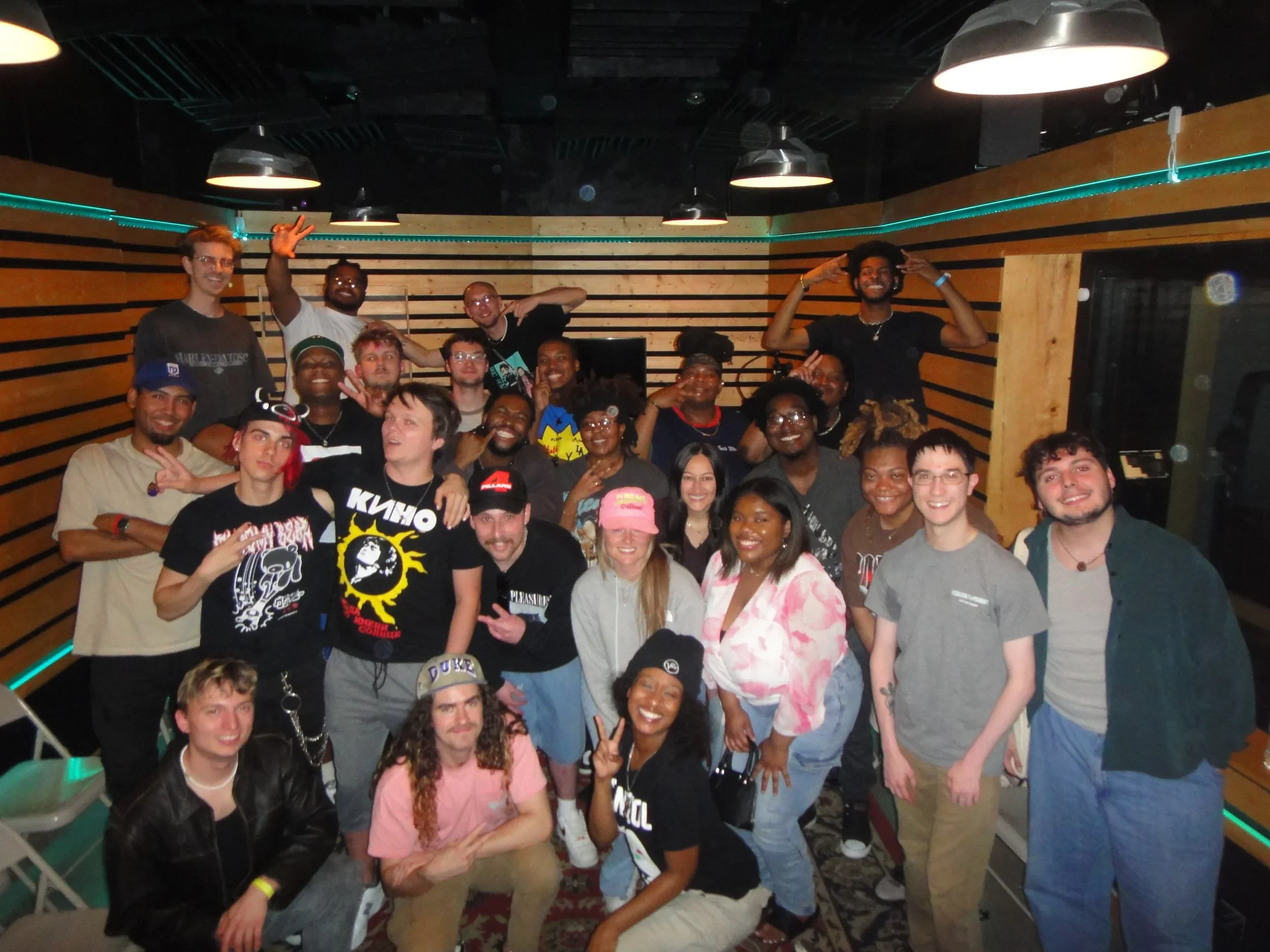 EVERYBODY+(FAMILY+PHOTO)2.webp