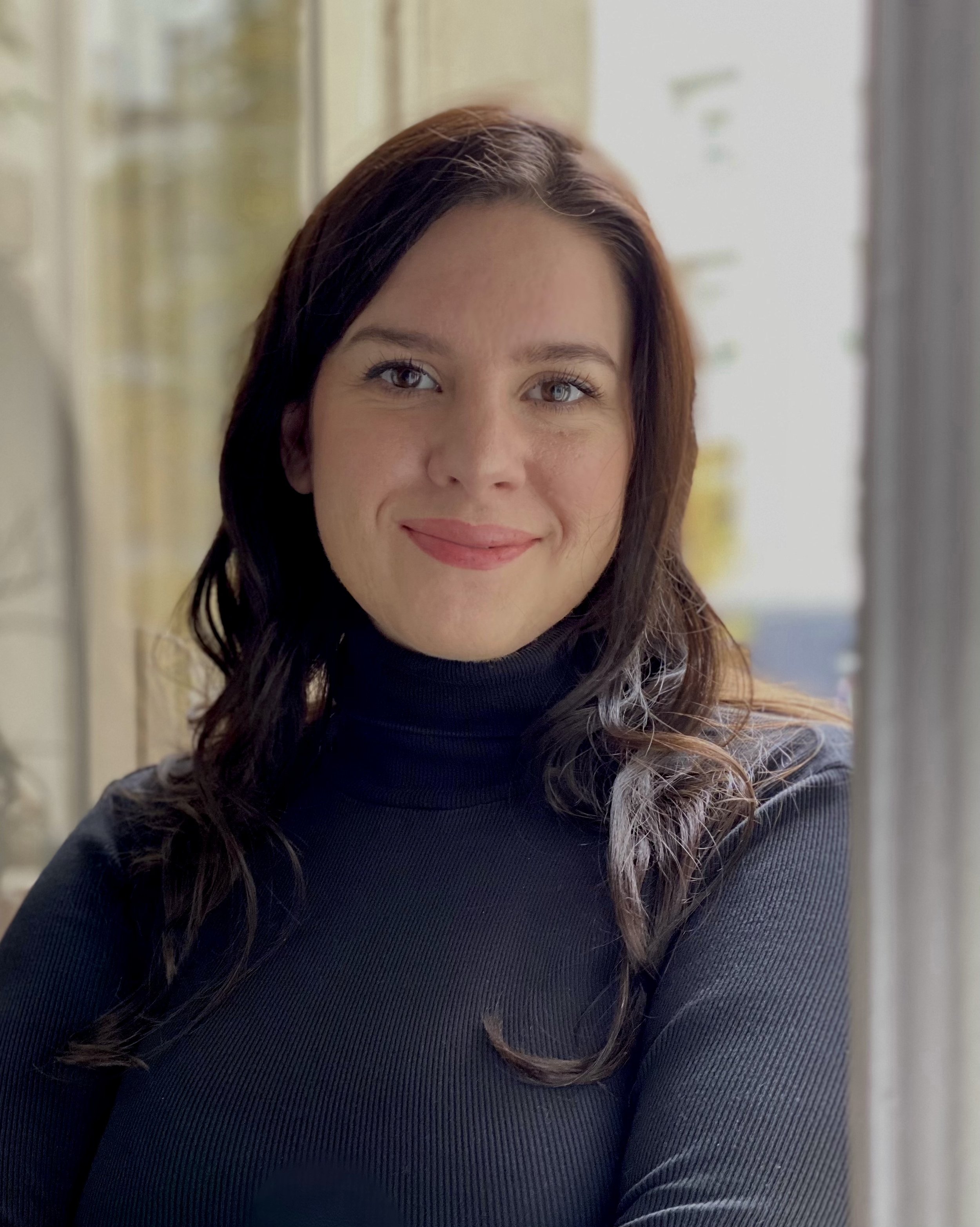 Portrait of the founder and designer behind KHARAD STUDIO - Melanie Kharad.