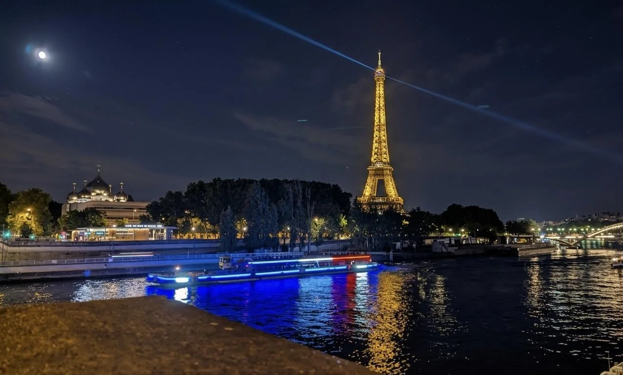 Paris at night.jpg