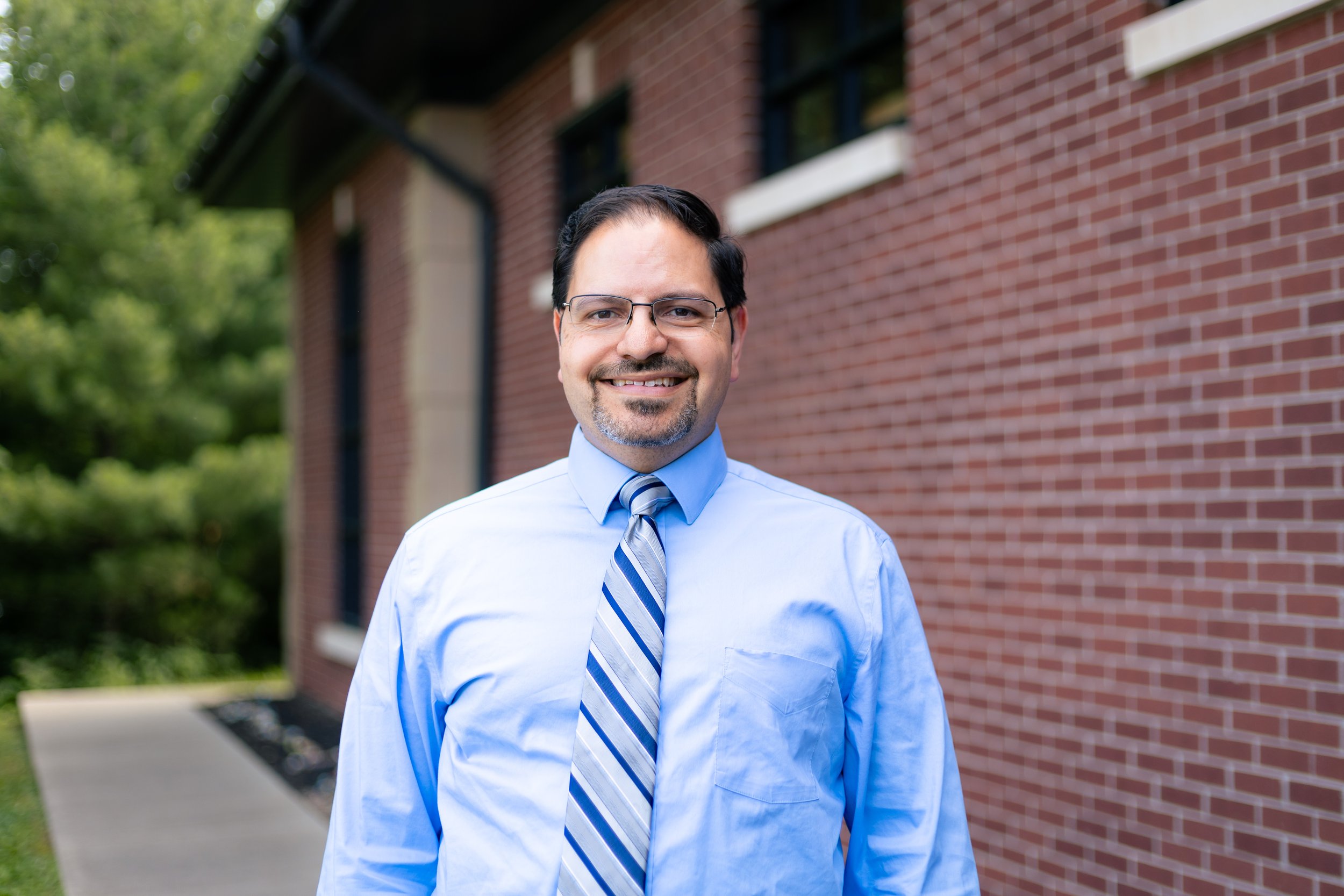 Dr. Sean Salés