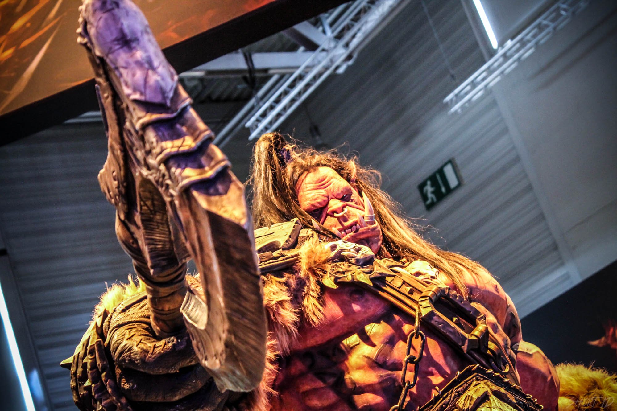 gamescome-2015---statue-grommash_26330268141_o.jpg