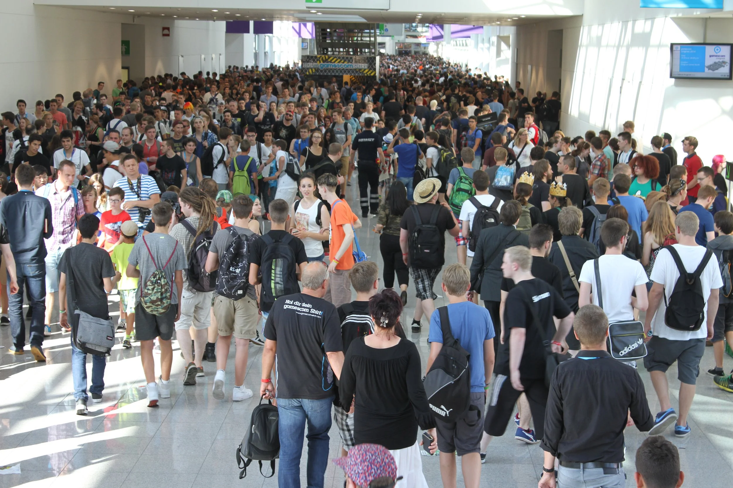 foule-gamescom_20365917645_o.jpg