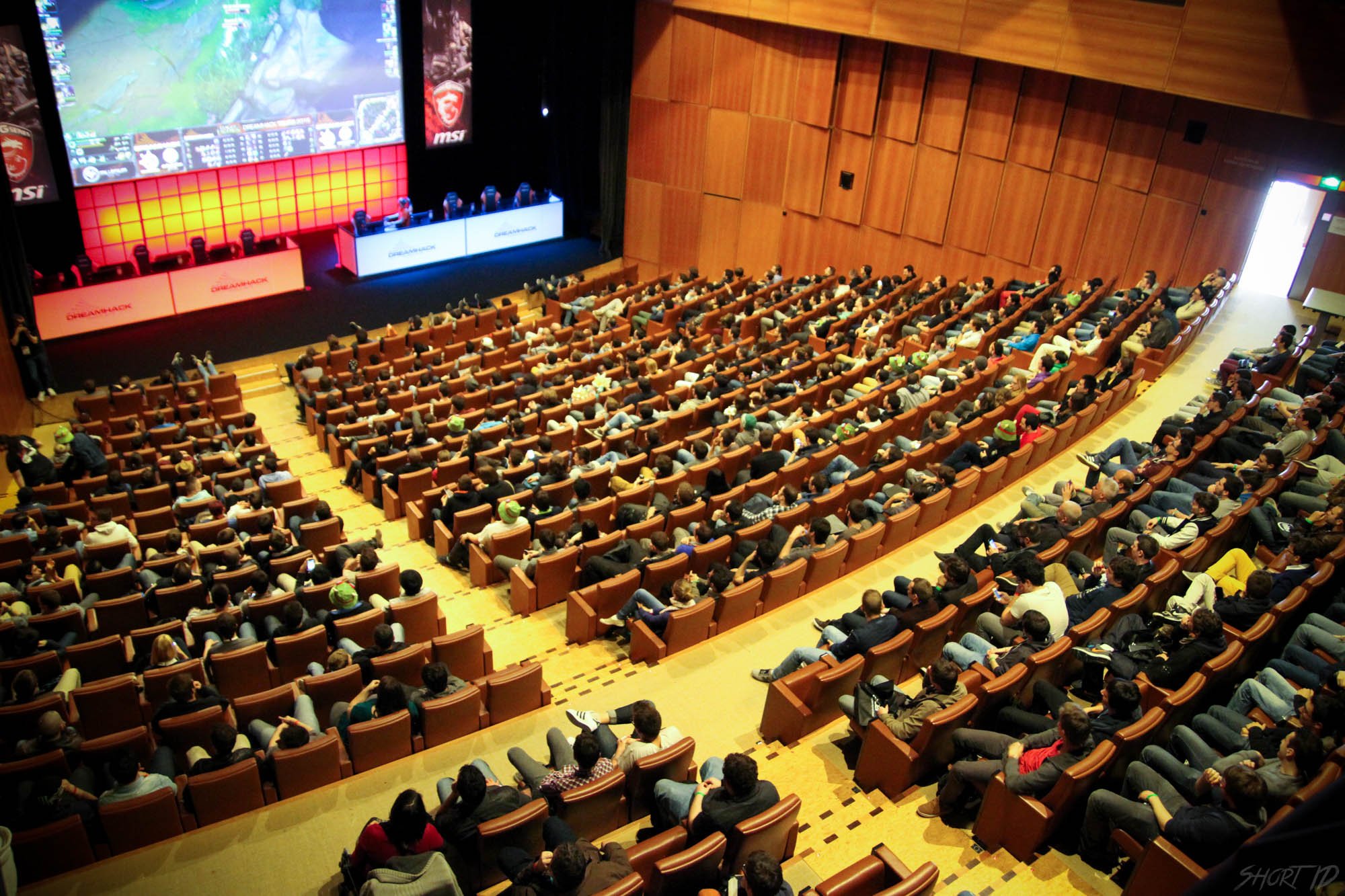 dh-tours---amphi-lol-2_26370368386_o.jpg