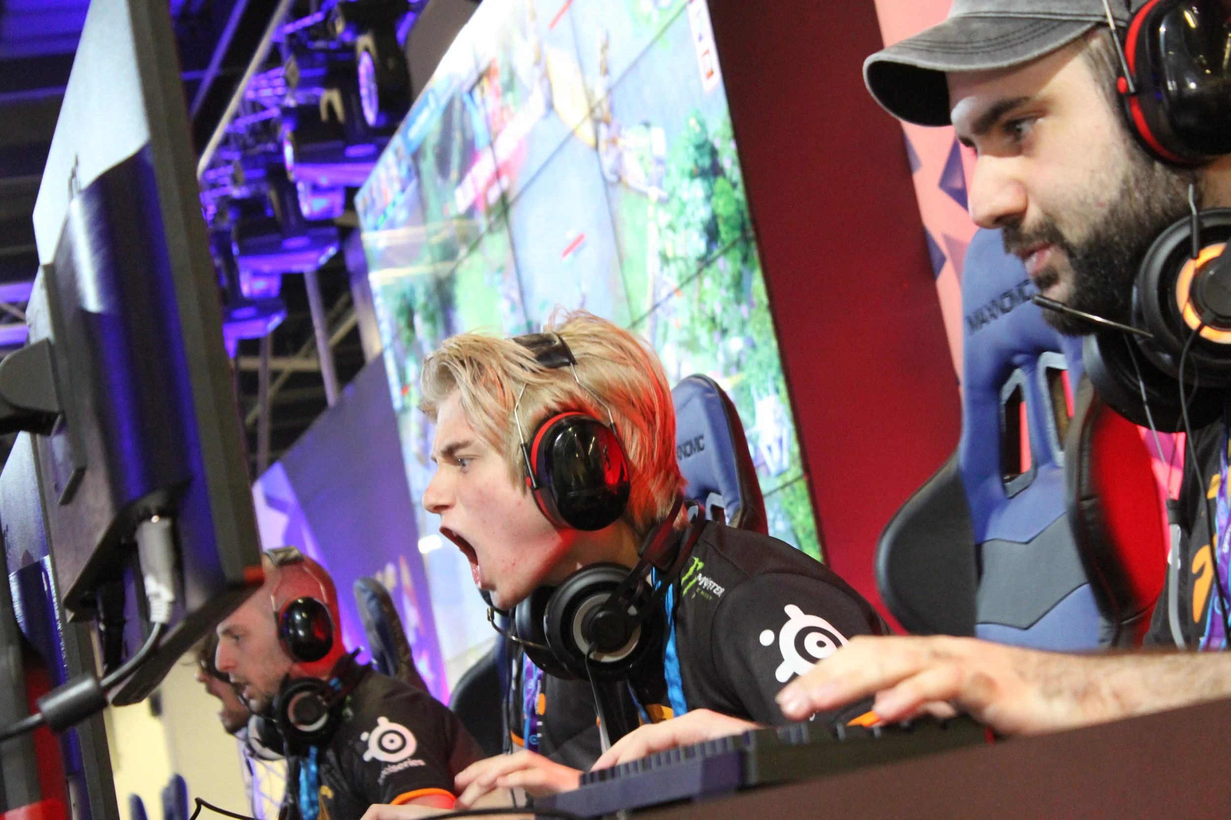 fnatic-hots_20375574796_o.jpg