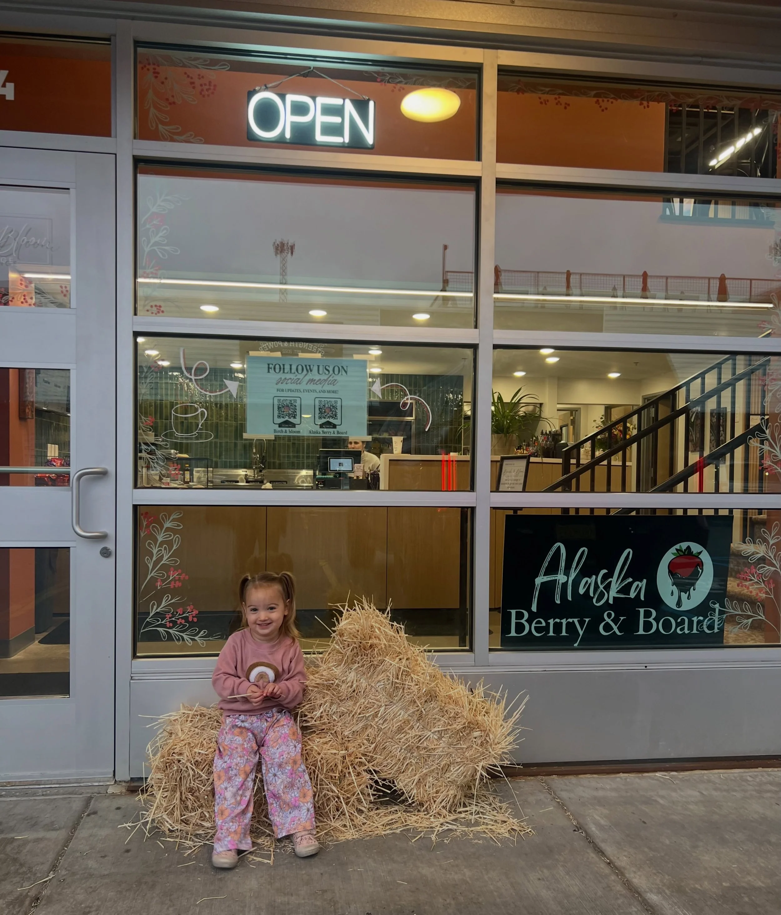 Bring your little pumpkins to come play while you sip your coffee ☕️🎃
Open until 7pm