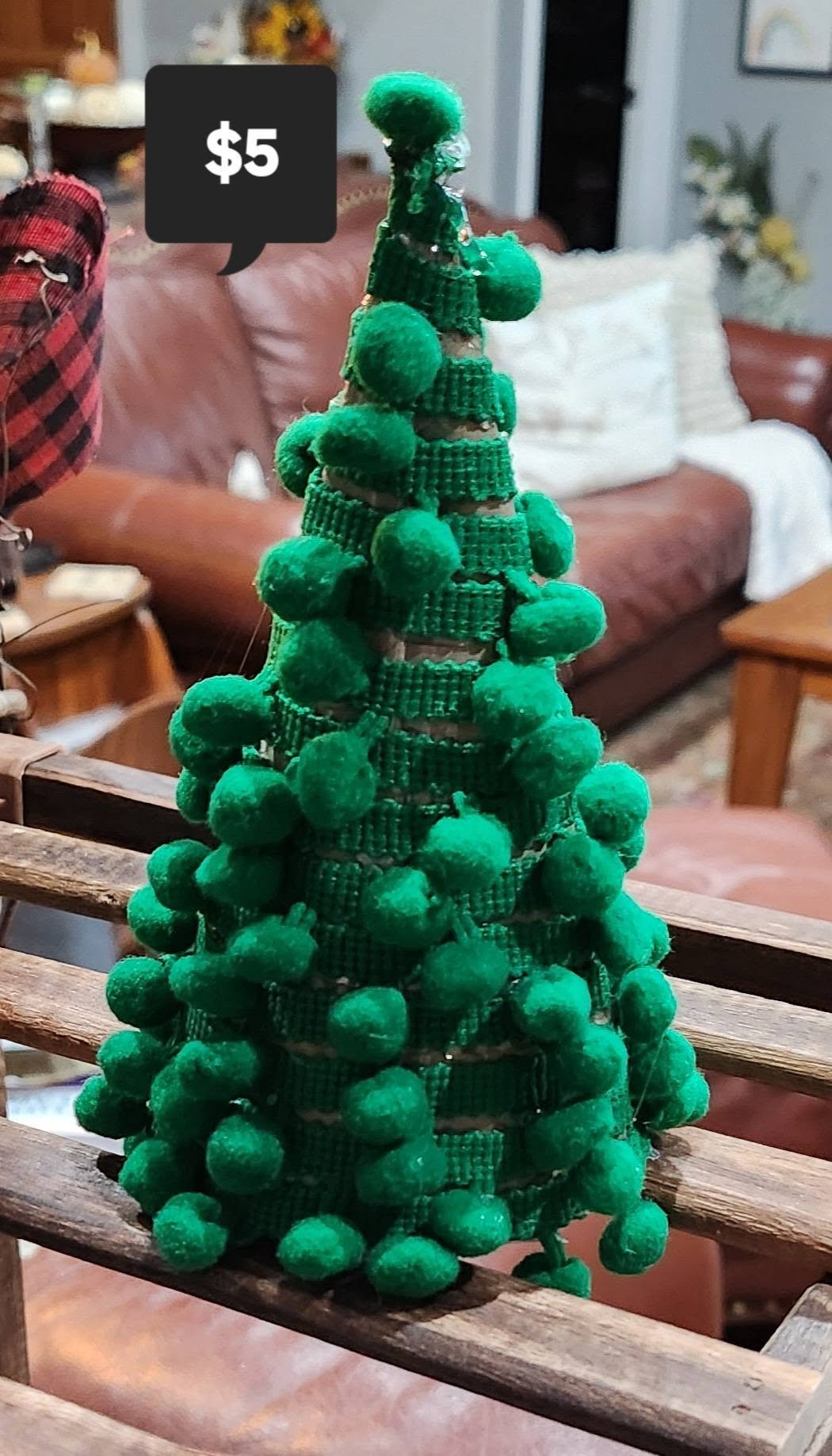 Pom-Pom Mini Christmas Tree