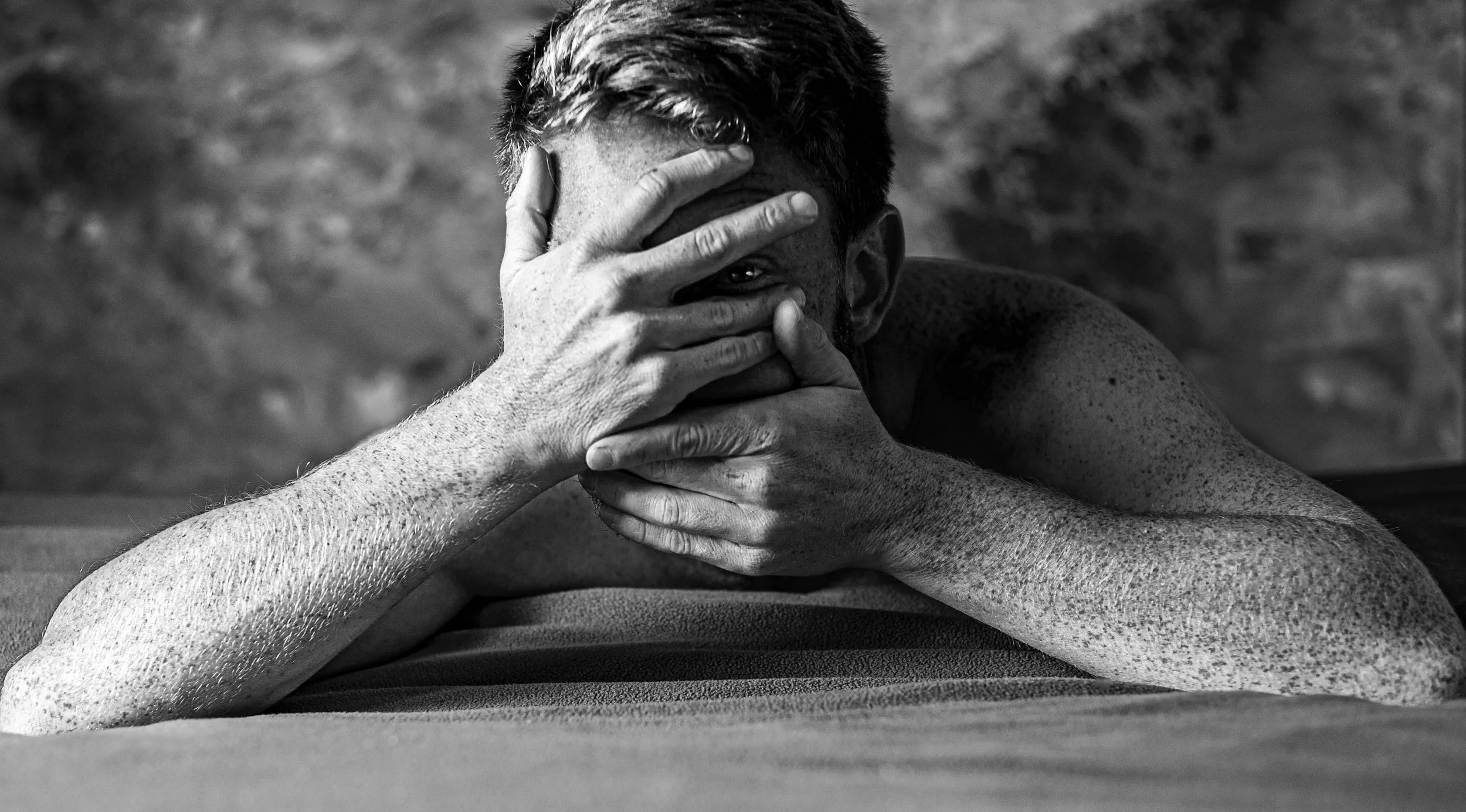 Fear of Intimacy: Signs, Causes, and Treatment Options