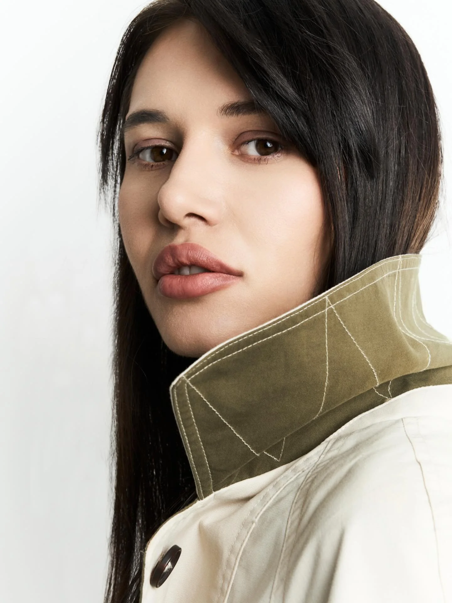 Model: @voicescu.alexandra 
Stylist: @kinseyraneestyle