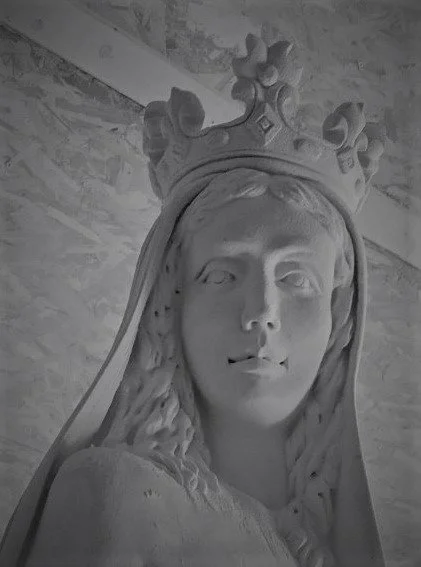 Visage sculpté en pierre Vierge Marie - Commande N-D de Béhuard