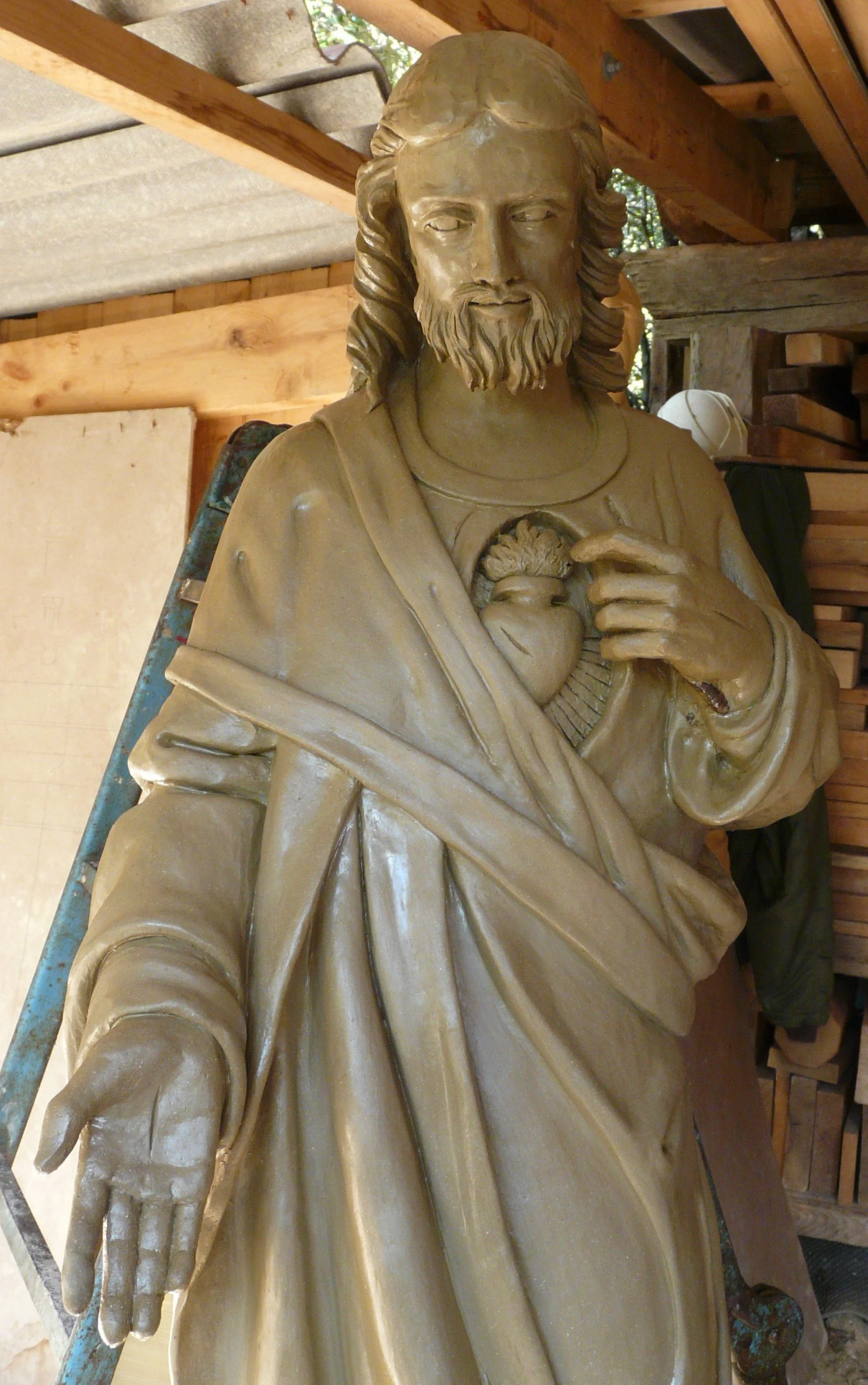 Modelage argile statue Sacré-Coeur - Sculpture sur mesure Loire-Atlantique