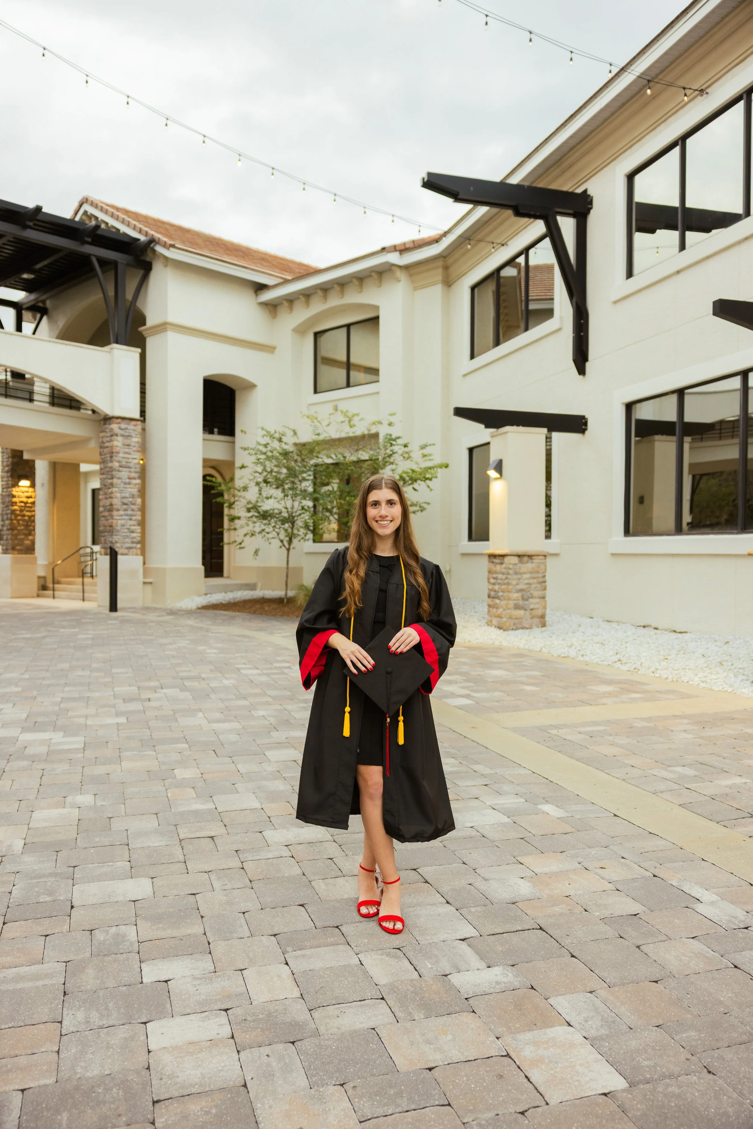 2025_EmmaBeasley_GradPhotos_MR_50.jpg