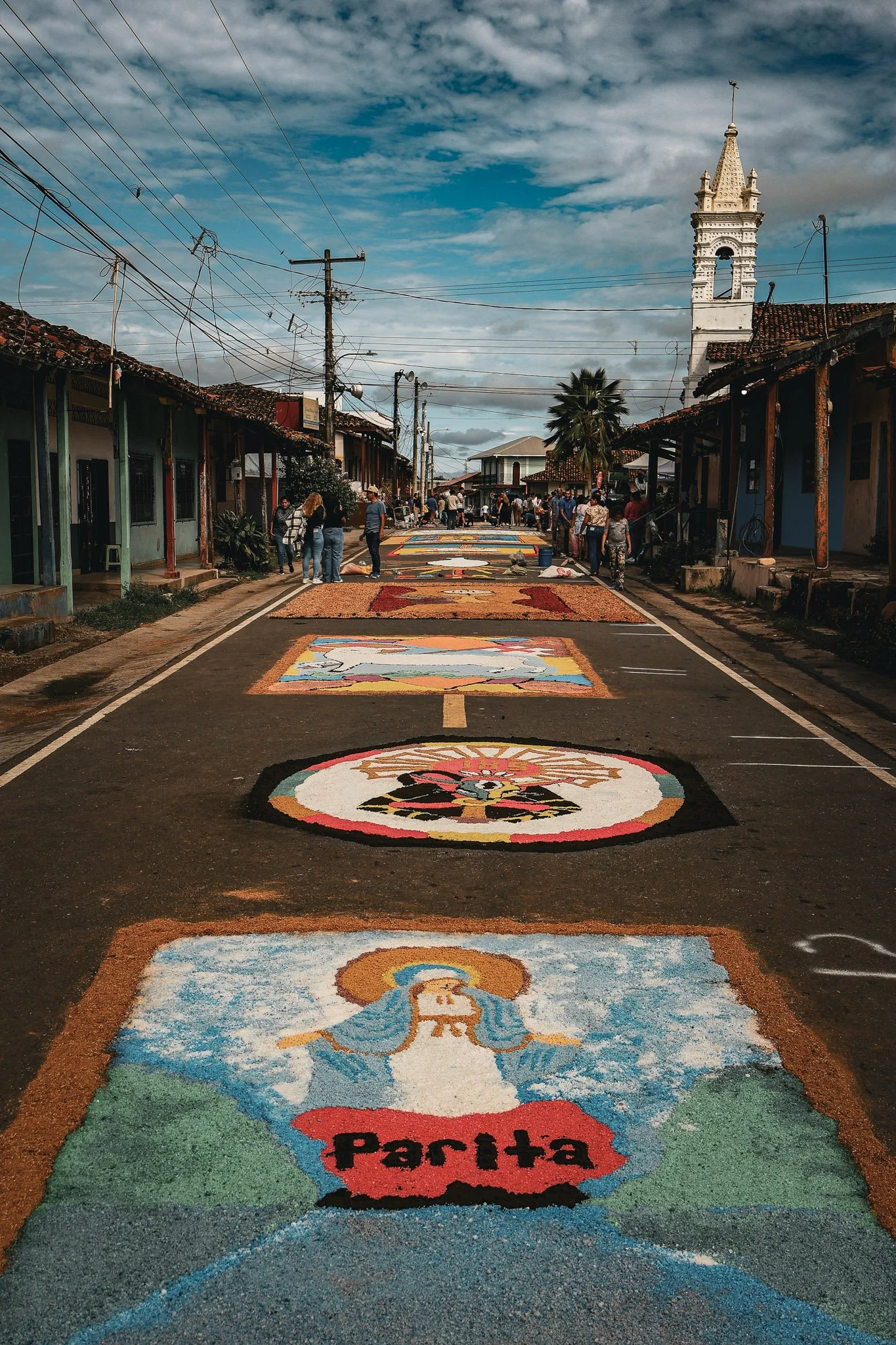 Al llegar temprano en las calles de Parita