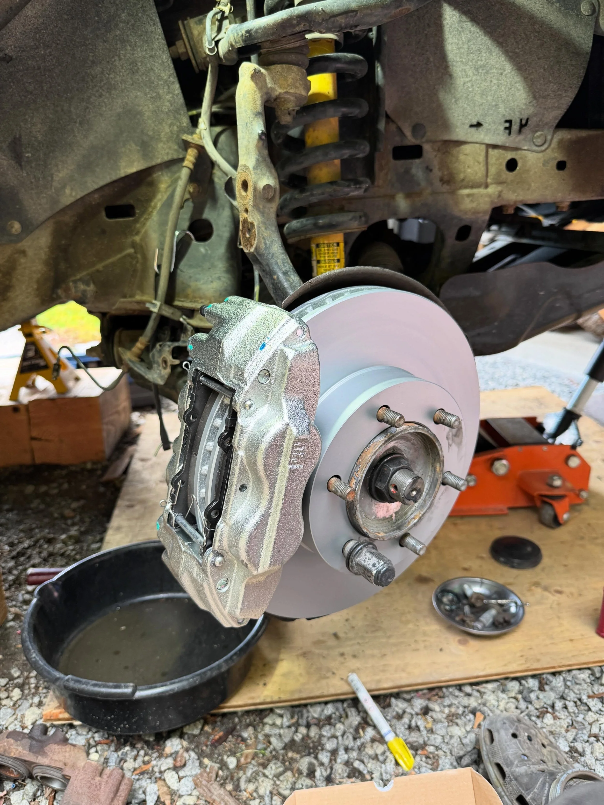 We also do automotive repairs! 

Brakes and lower ball joints for this Tacoma!

Call us today to get your fix!! 
 🔧🪛🧰🔩

Oil pan reseal on a Tacoma 

#tacoma #mechanic #toyota #repair 

Oil leak diagnosis on yet another tacoma!

#toyota  #diagnosi
