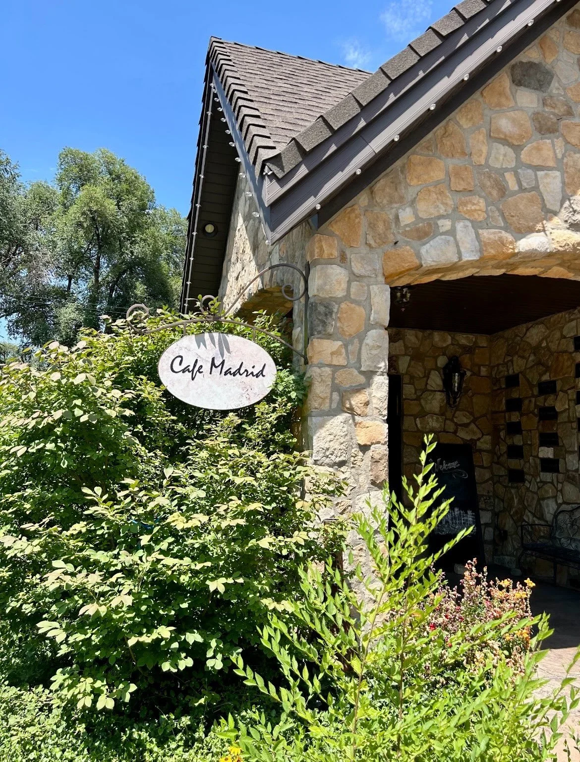 Welcome to Sip &amp; Savor featuring @cafe_madrid_slc 🇪🇸✨ 

Enjoy delicious Spanish flavors, vibrant dishes, and a taste of Madrid right here in Salt Lake. 🍷🍽️

Get your tickets for October 11th through the link in bio!✨