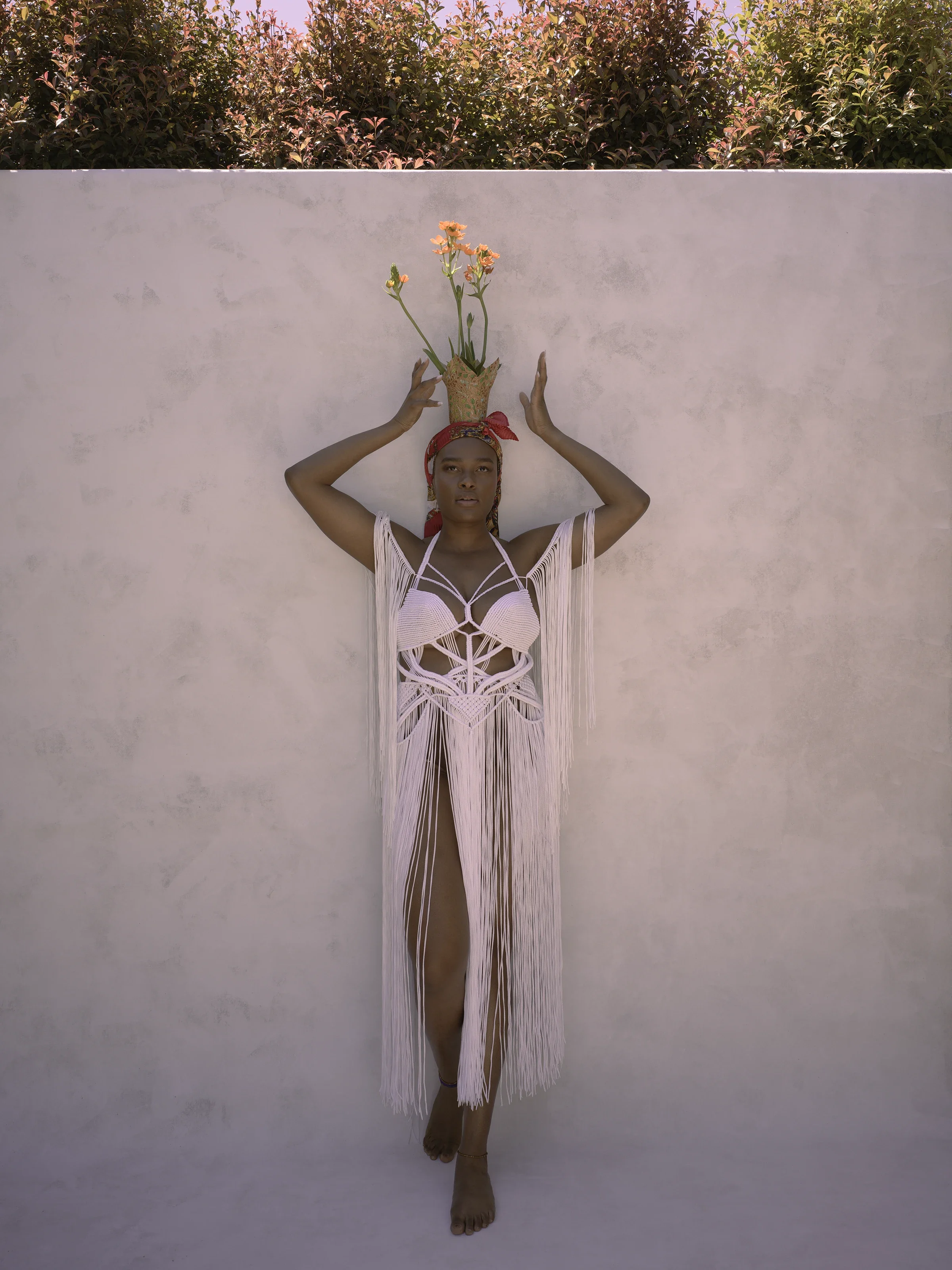 editorial-woman-with-flower-crow
