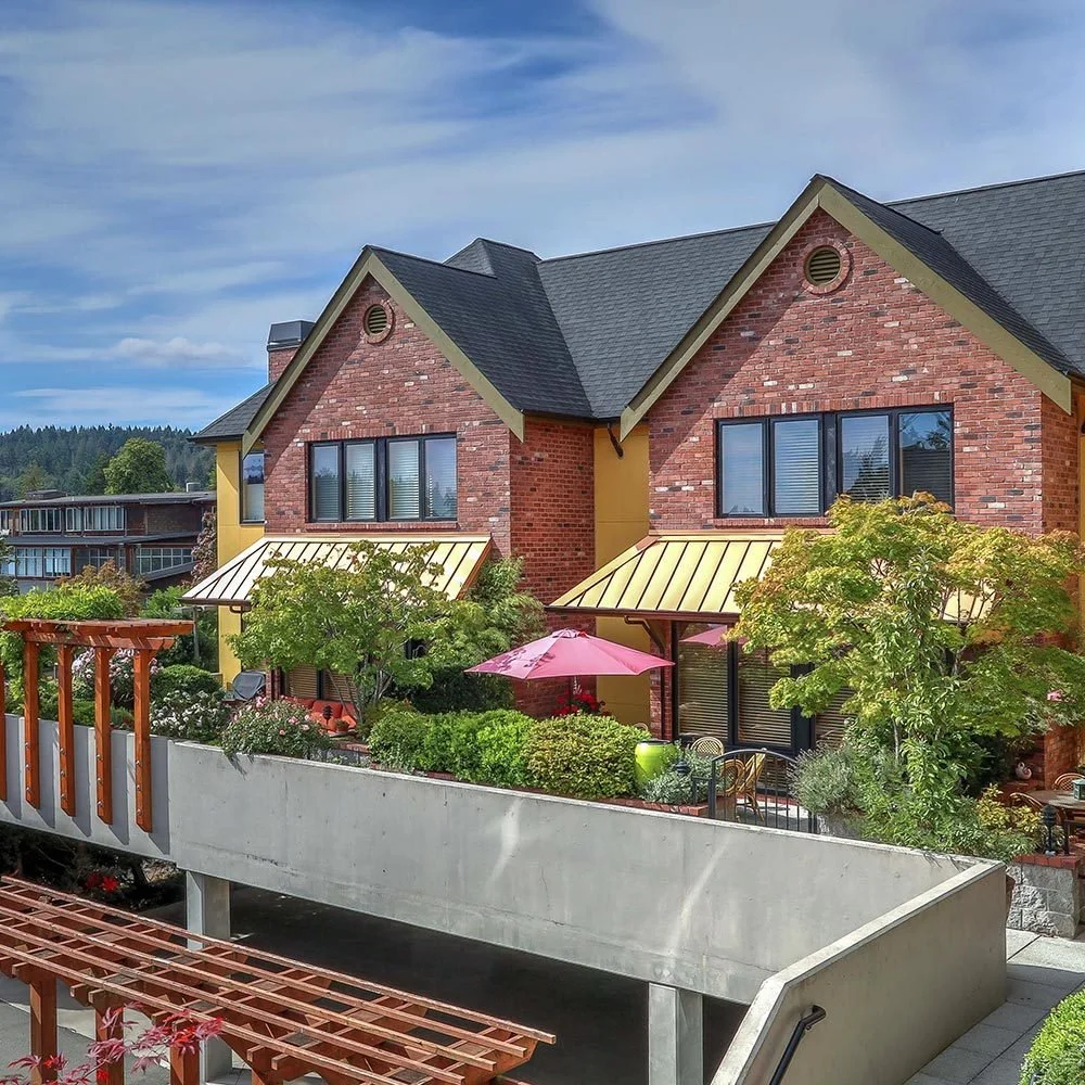 The Eagle Harbor Inn