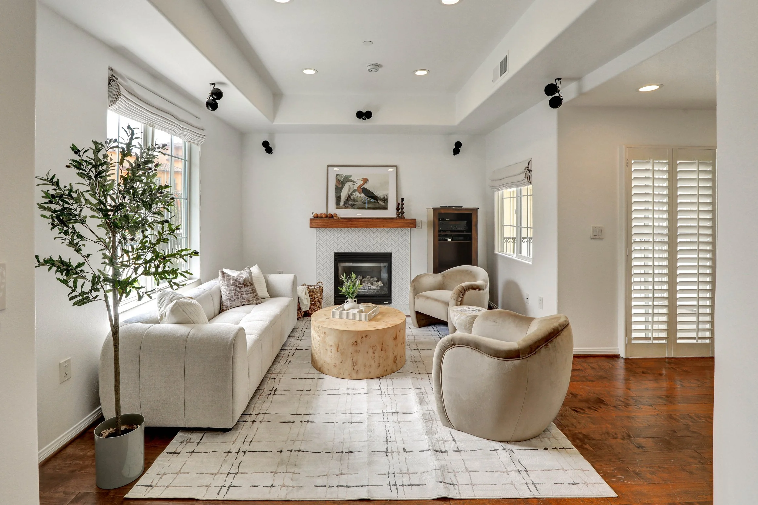 02-7301 W Manchester Ave-2.jpg