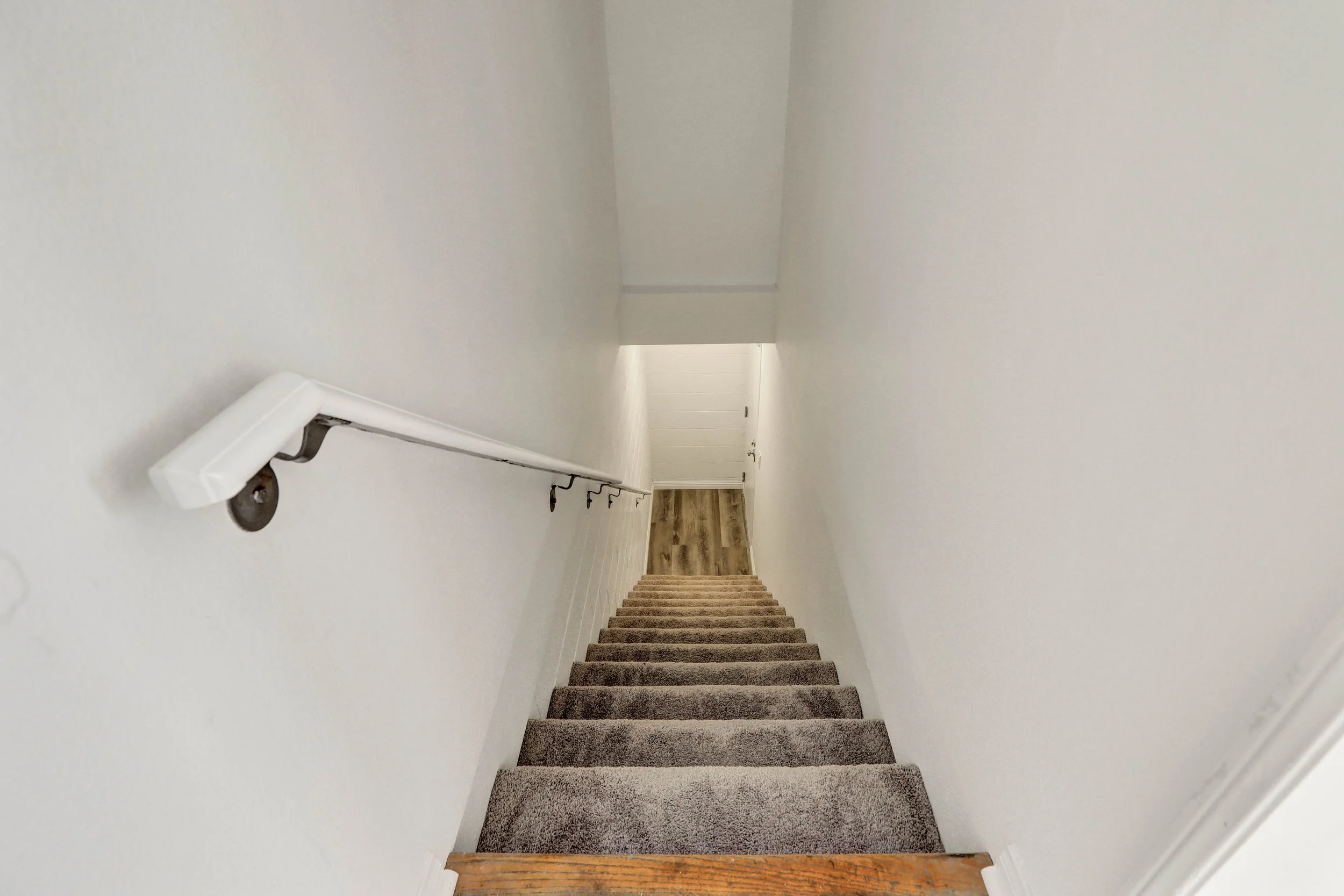 13-7301 W Manchester Ave-13.jpg
