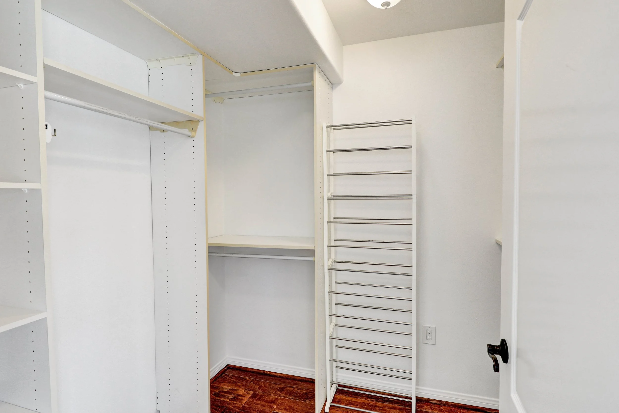 28-7301 W Manchester Ave-28.jpg