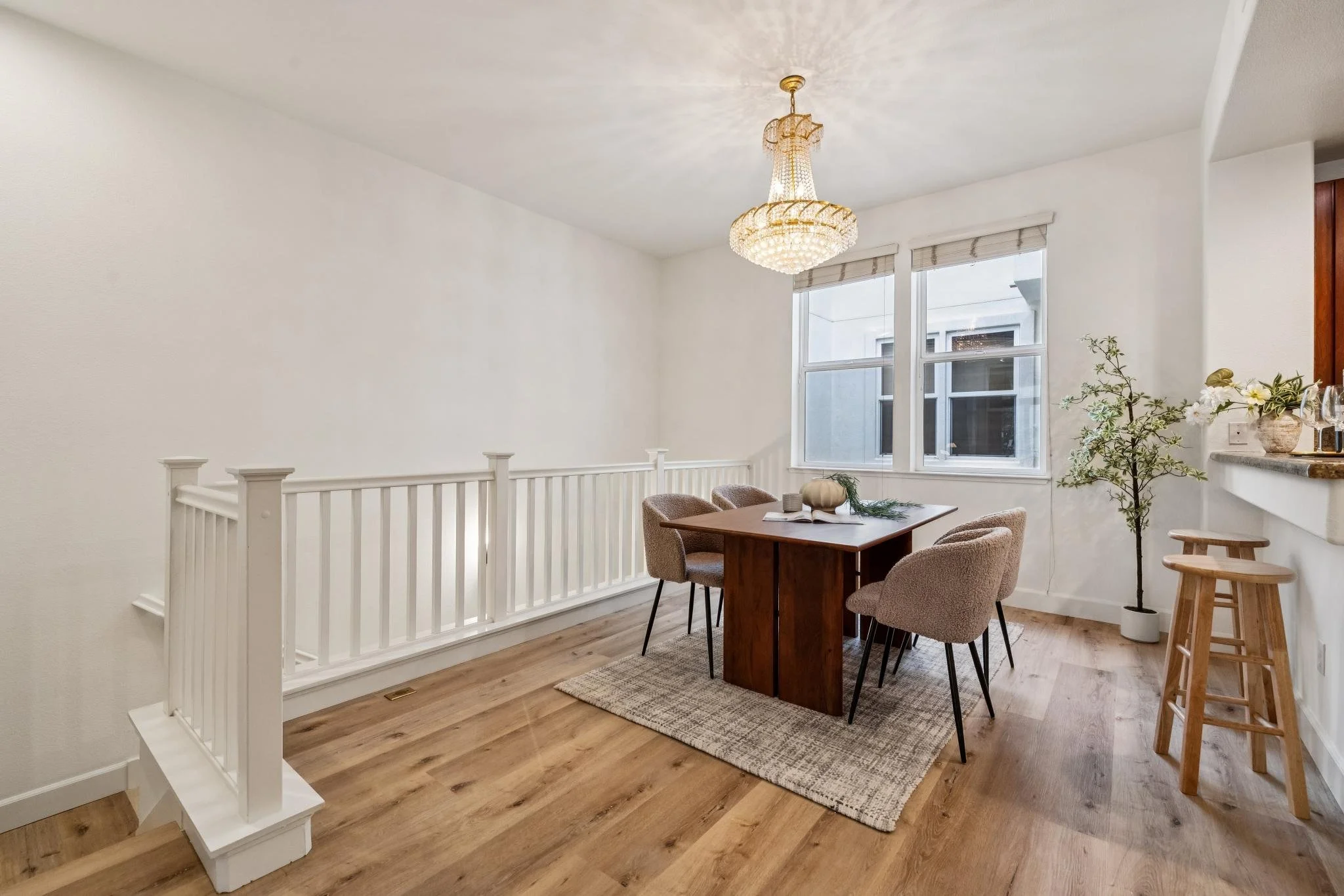 014-1712a-20th-avenue.91300.p3k.014.jpg