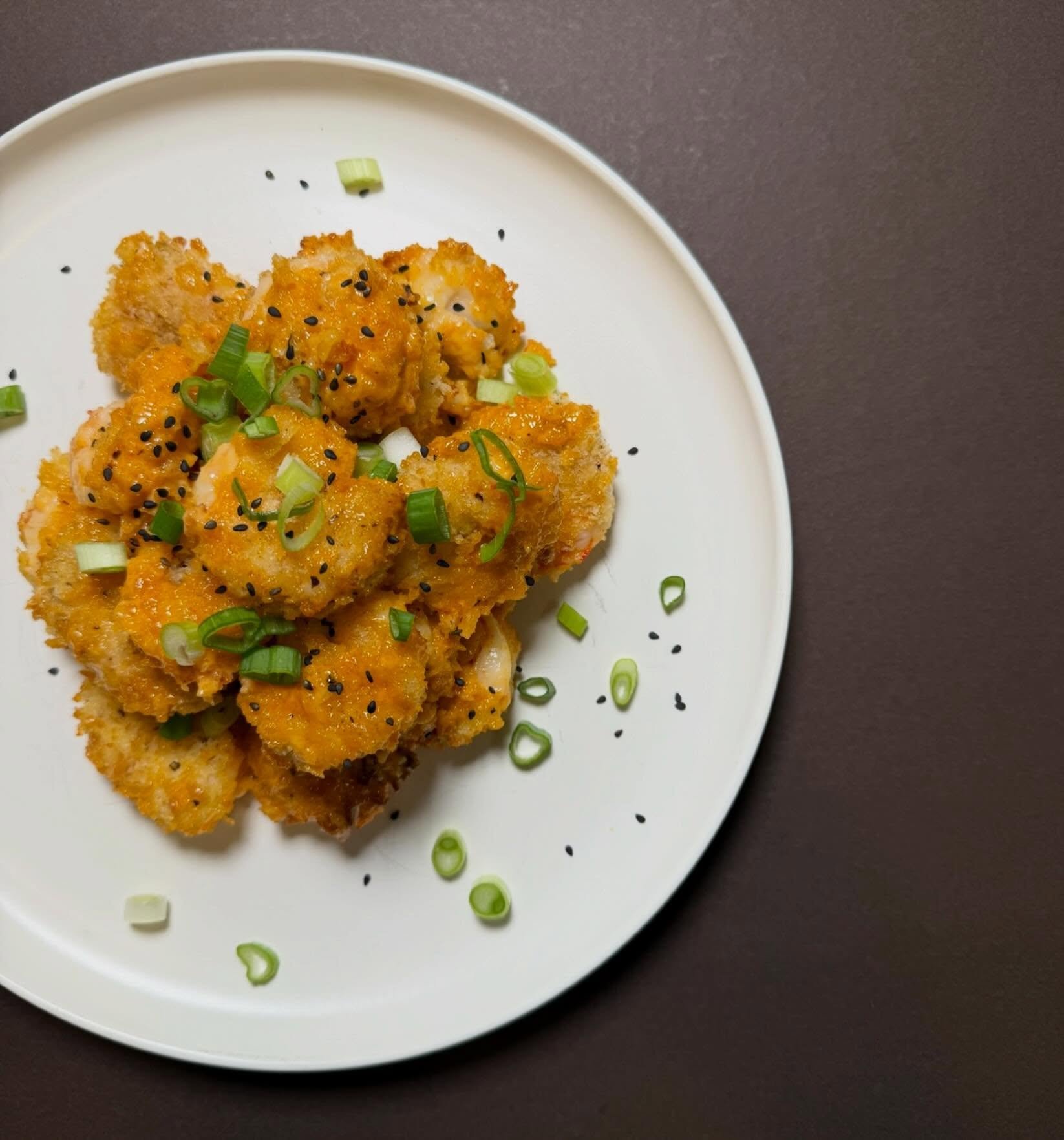 Bang Bang Shrimp 🍤🔥
.
.
.
bang bang shrimp but make it air fryer &mdash; same crispy panko coating, same addictive bang bang sauce &mdash; just lighter and way less mess than deep frying.
.
.
.
Ingredients
1 lb large shrimp, peeled &amp; deveined
&