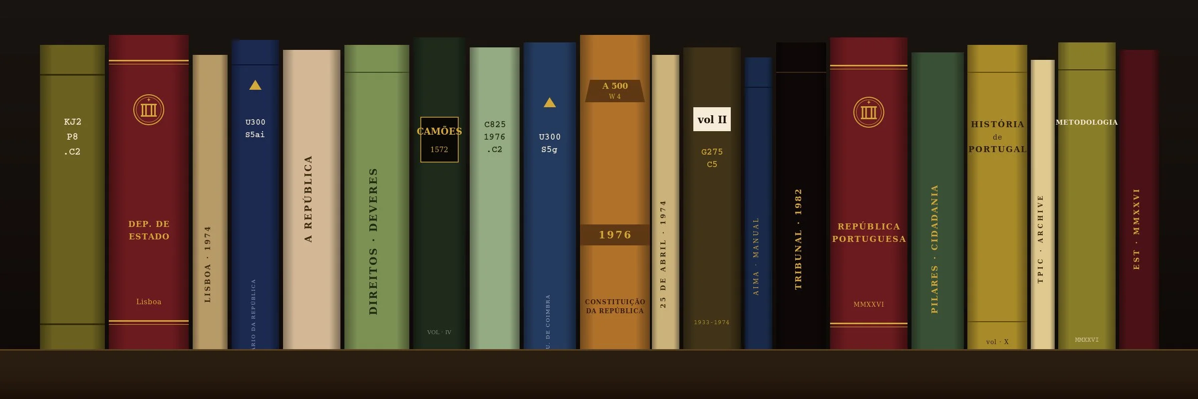 A row of colorful books on a shelf with titles related to Portuguese history and government, including 'História de Portugal' and 'República Portuguesa'.