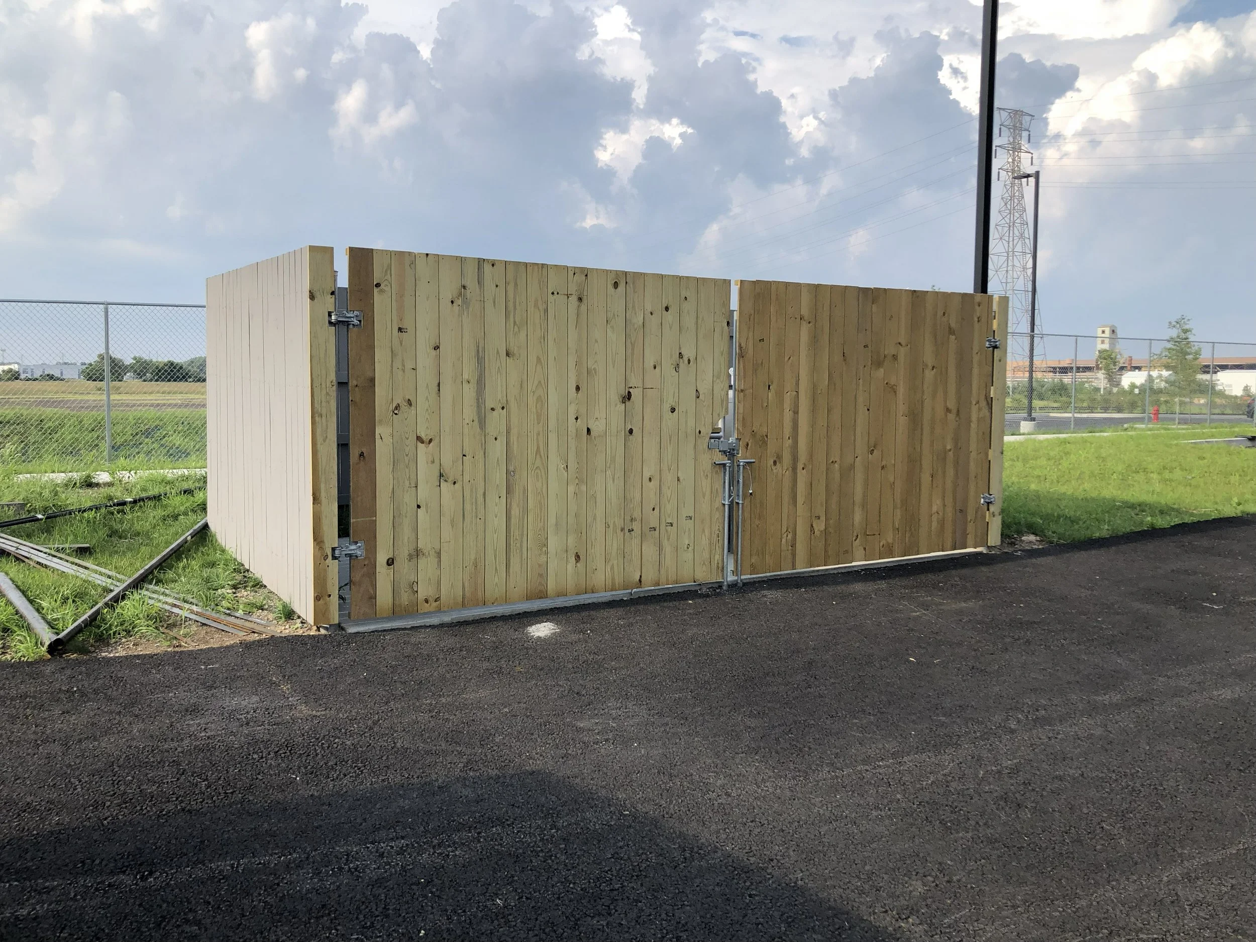 WoodFence_1.jpg