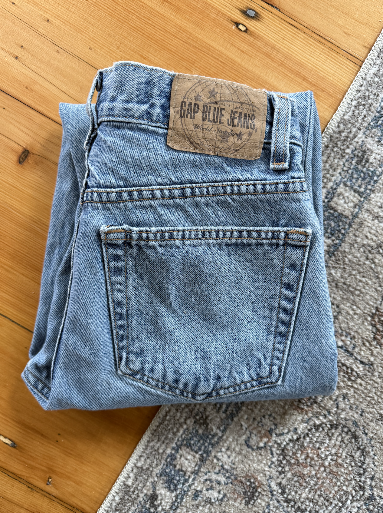 Early Y2K GAP Jeans (28)
