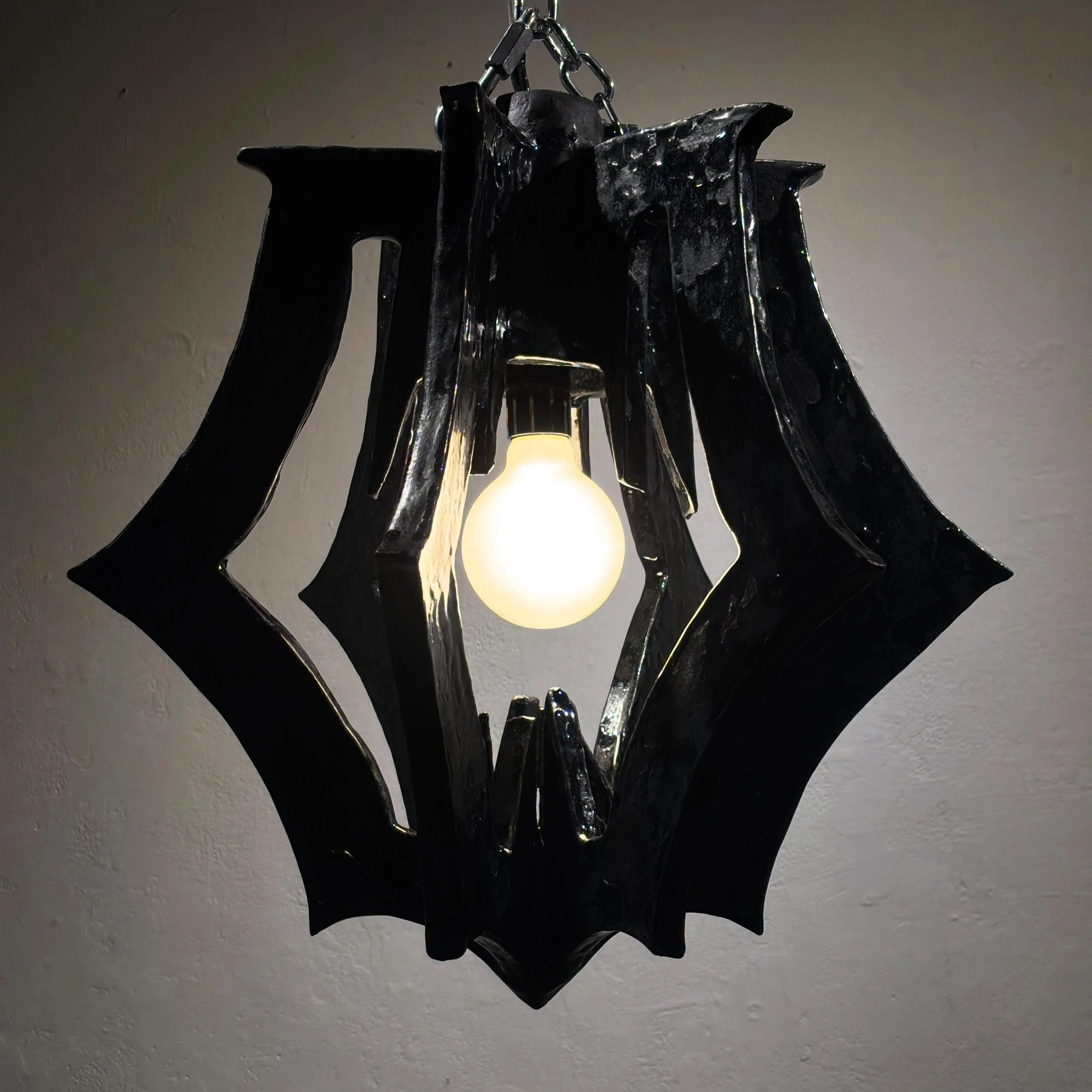 death metal ceiling lamp

april 2026

18&rdquo; x 18&rdquo; x 18&rdquo;