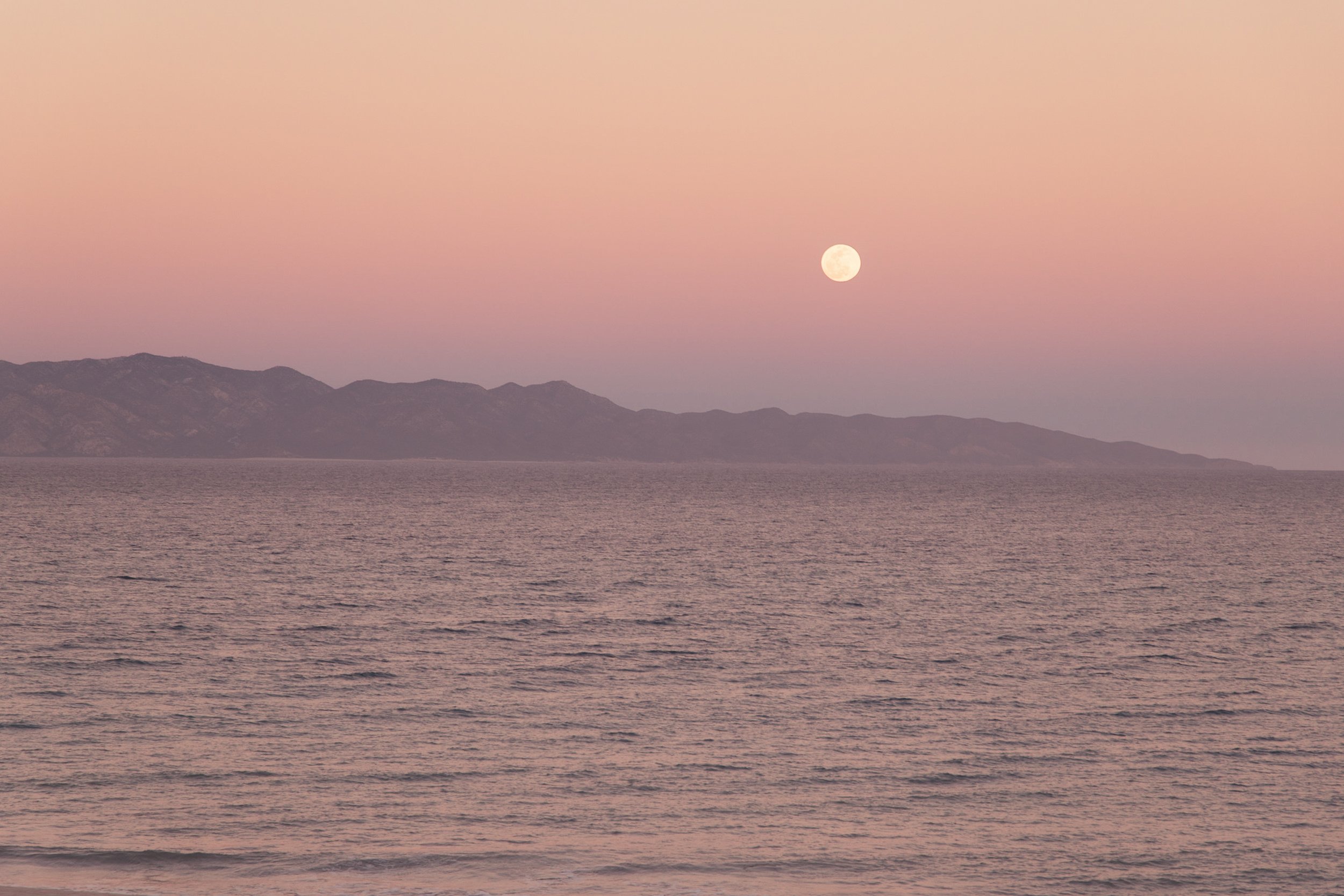 la-ventana-moonrise-isla-cerralvo.jpg