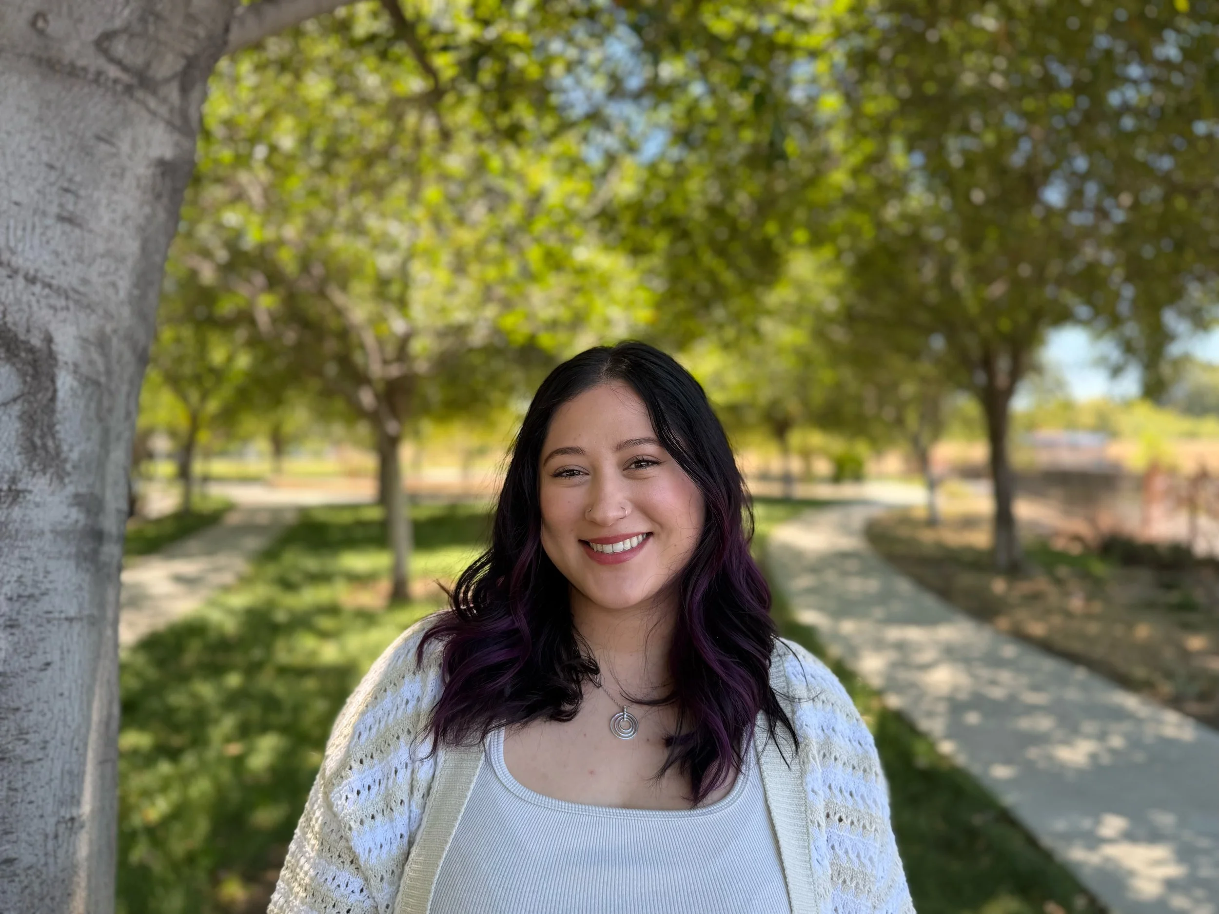 Mariana Gonzalez, LMFT, a California psychotherapist providing virtual trauma and anxiety therapy.