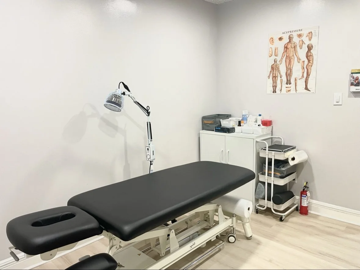 Sala de tratamiento en The Point Chiropractic and Acupuncture en Mineola, NY