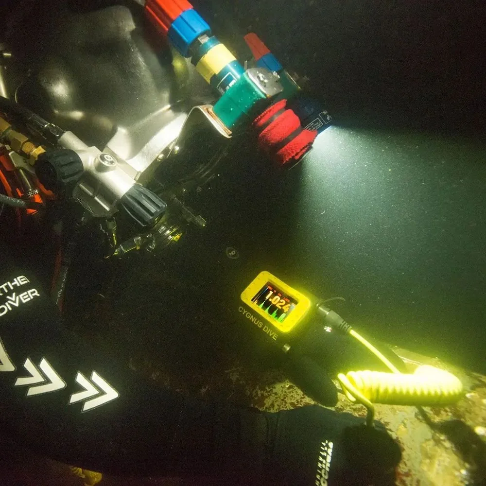 cyg-001-7200-3-dive.image4.jpg