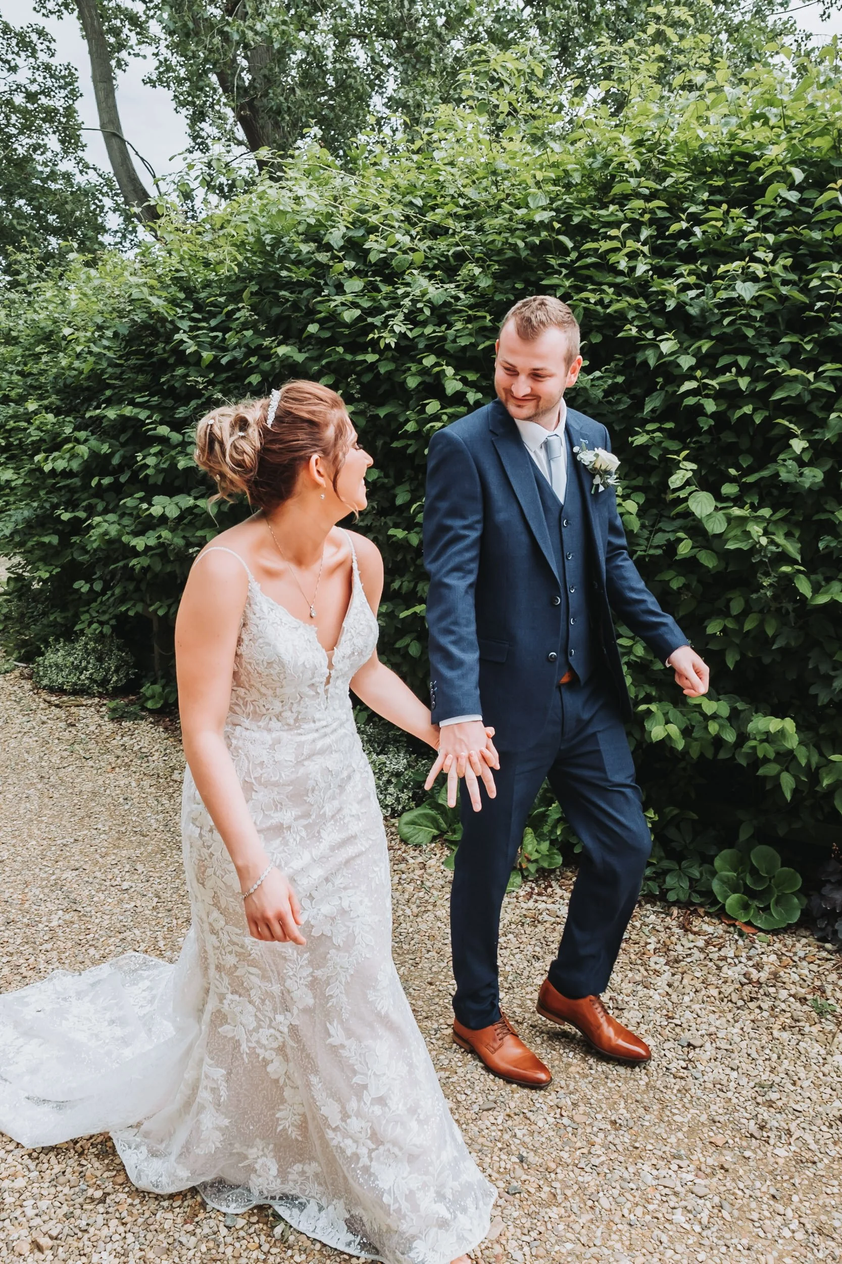 What to Do with Your Hands in Wedding Photos (Yes, Really!)