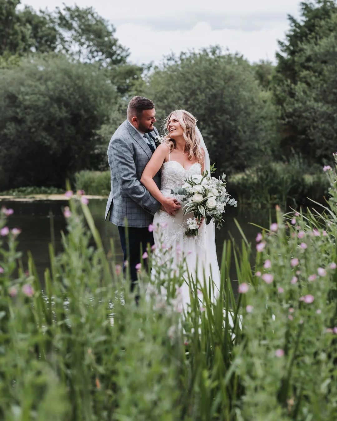 JIM + LAUREN

It&rsquo;s been over a year since I had the pleasure of capturing this 💒 

One of my best mates, a brilliant day, a couple of cold ones, and a gallery I&rsquo;m still proud of. Their reaction to the photos made it all worth it🫶🏼

Pho