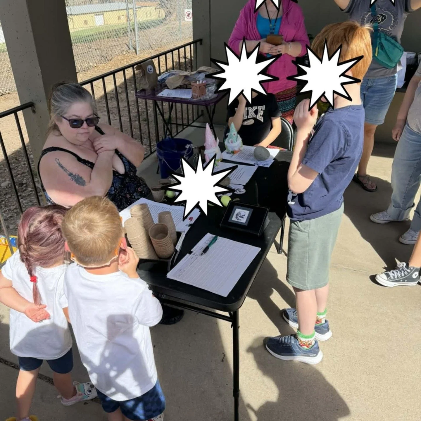 Last week was absolutely amazing and now that it is over and I had a moment to breathe I wanted to share these beautiful moments with you, but in two different posts. Wednesday was my first public workshop in Creating your own Magickal Garden and Apo