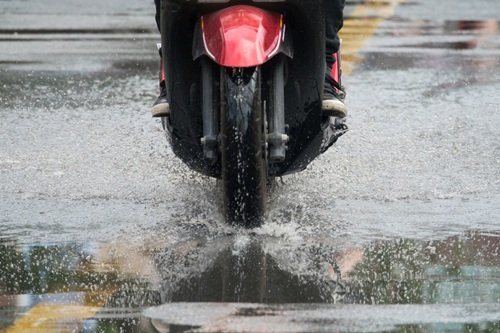 Riding in the Rain – Trust the Bike, Trust Yourself