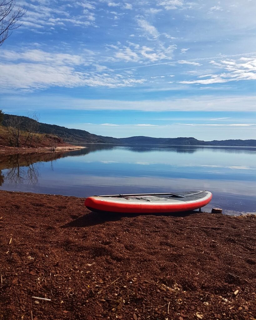 Balade sur le Salagou, berges Ouest