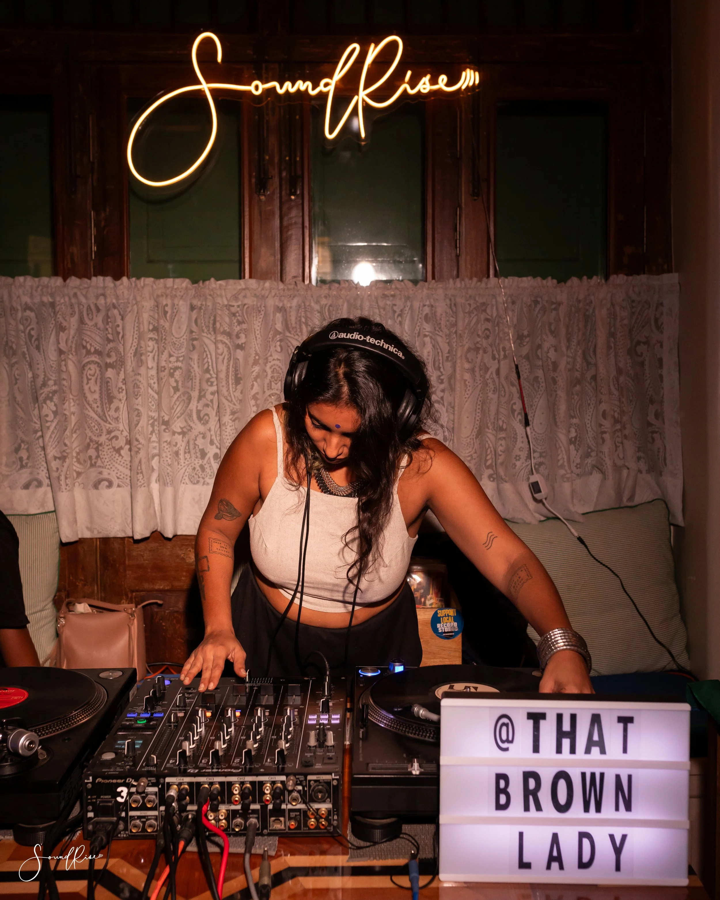 Listening Room: That Brownlady @ Malido