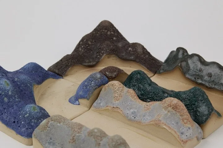 A lot of glaze testing going on this term @rcaceramicsandglass. Some successes and many learnings. Continuing to explore texture, landscape, and tactility. Do you have a favorite? 

High fired press-moulded stoneware. A couple colored  porcelain slip