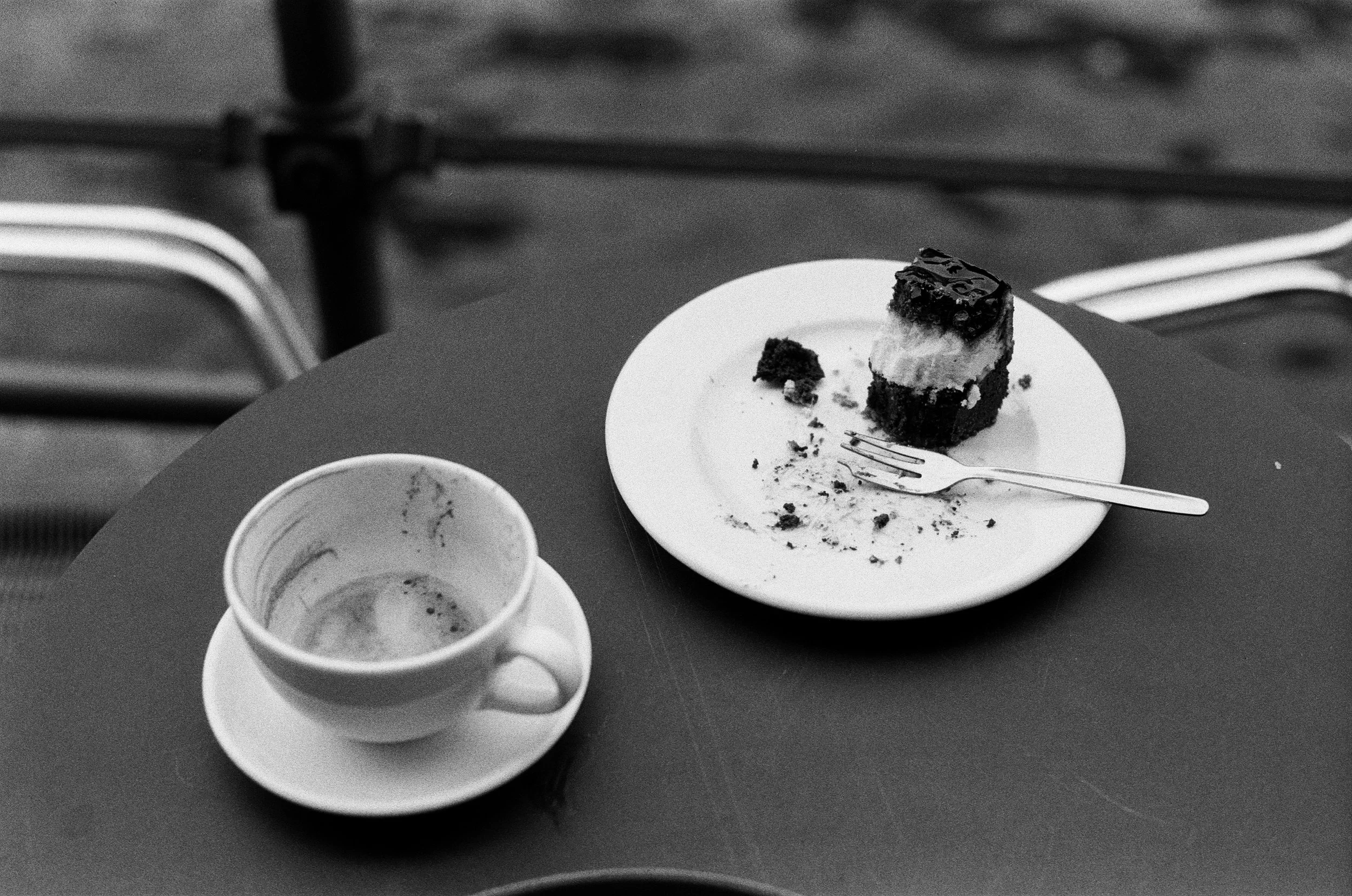 Coffee and cake during a riverside break in Berlin