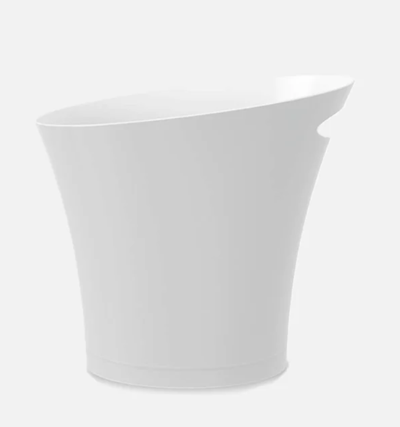 Small Trash Can (fill with cleaning supplies)