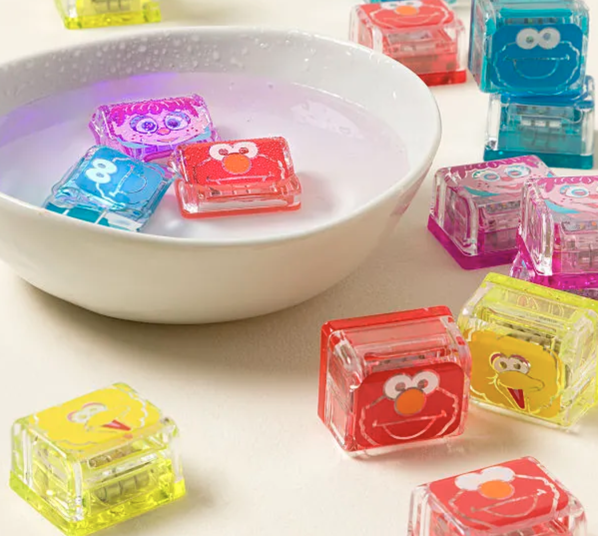 Sesame Street Glowing Bath Cubes