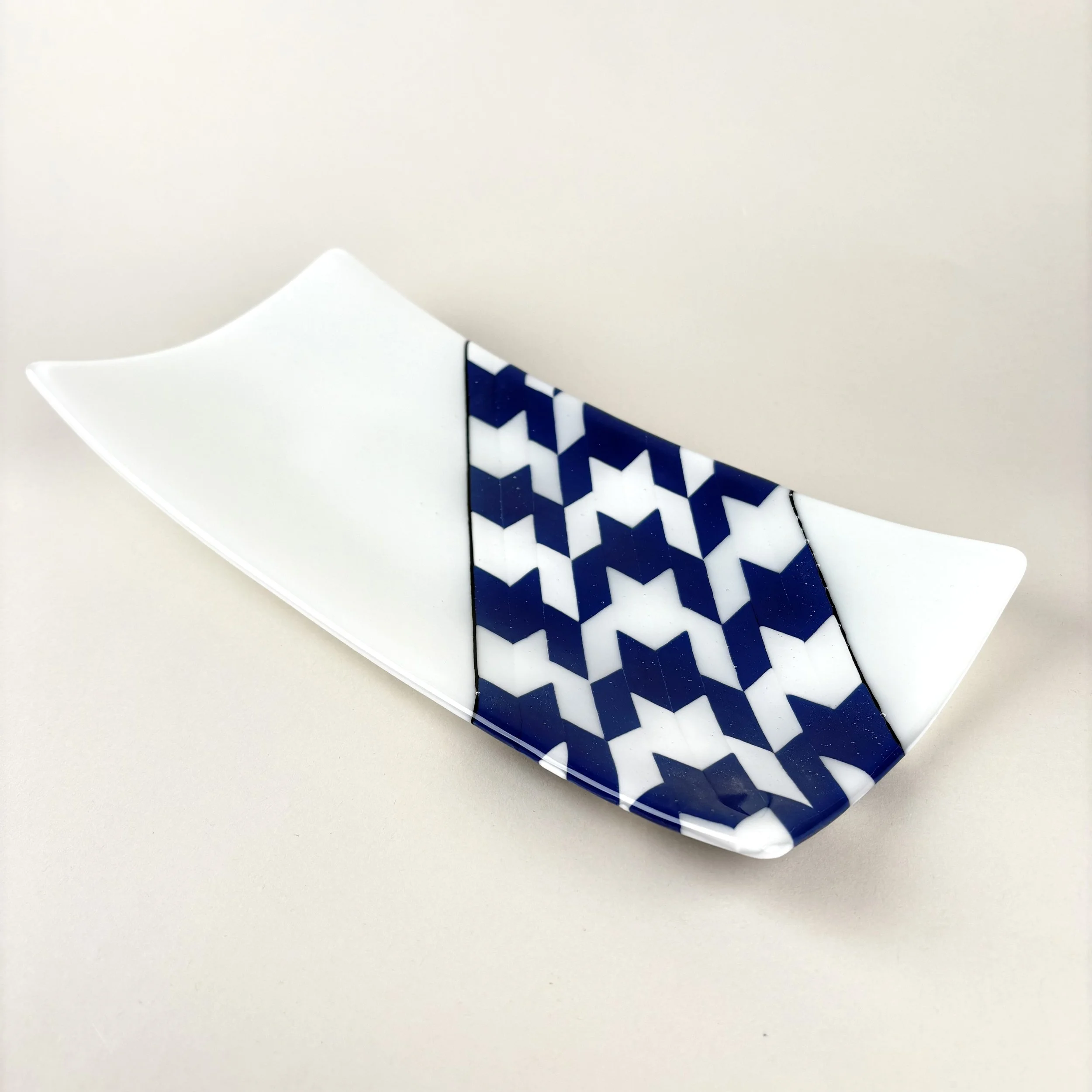 Houndstooth Band Platter — Indigo Blue & White
