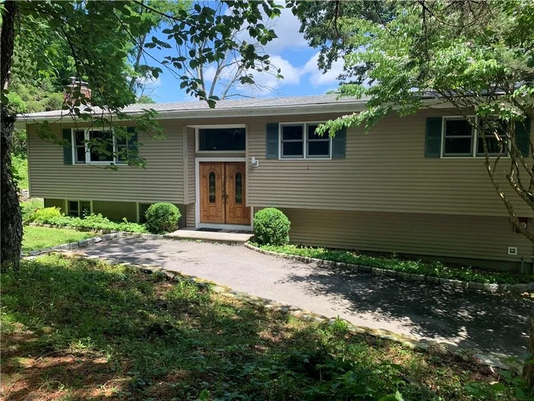 14 Lake Rd exterior
