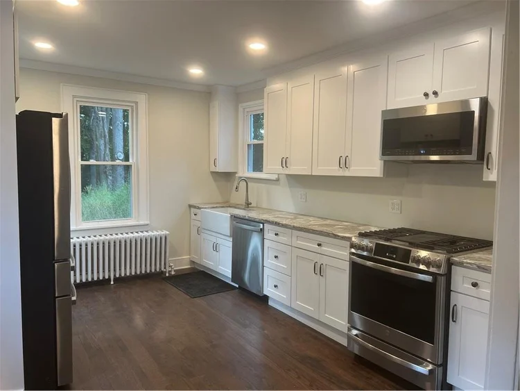 175 South Quaker Lane interior
