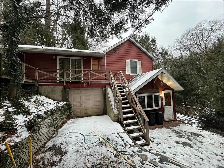 112 Hollowbrook Road exterior
