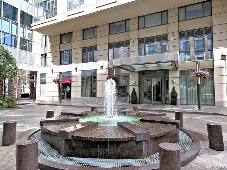 10 City Pl exterior
